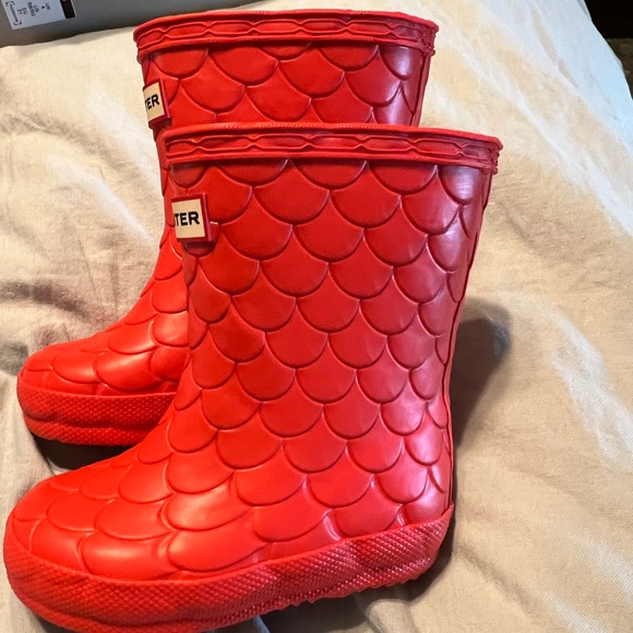 NEW in box! Hunter Rain Boots Red Sea Dragon - Picture 4 of 5